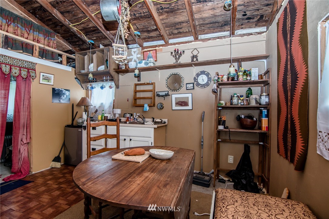 220 George Taylor Road Silverlake, WA 98645 - Photo 4 of 8 Gallery Image 4