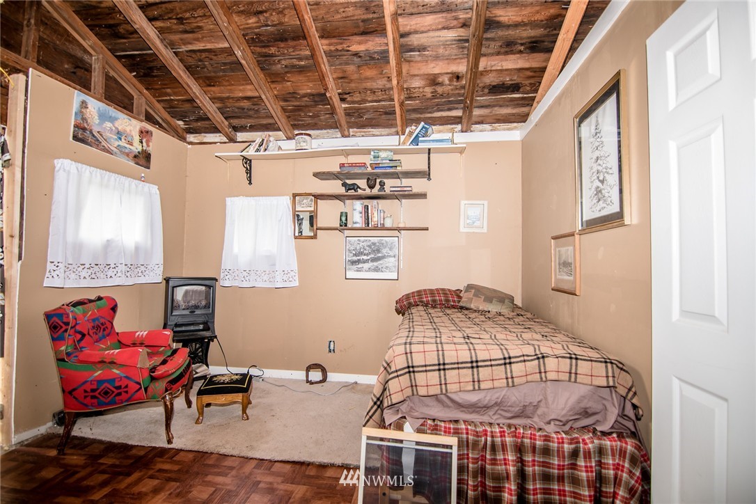 220 George Taylor Road Silverlake, WA 98645 - Photo 5 of 8 Gallery Image 5
