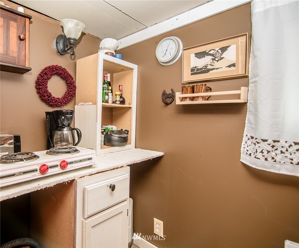 220 George Taylor Road Silverlake, WA 98645 - Photo 6 of 8 Gallery Image 6