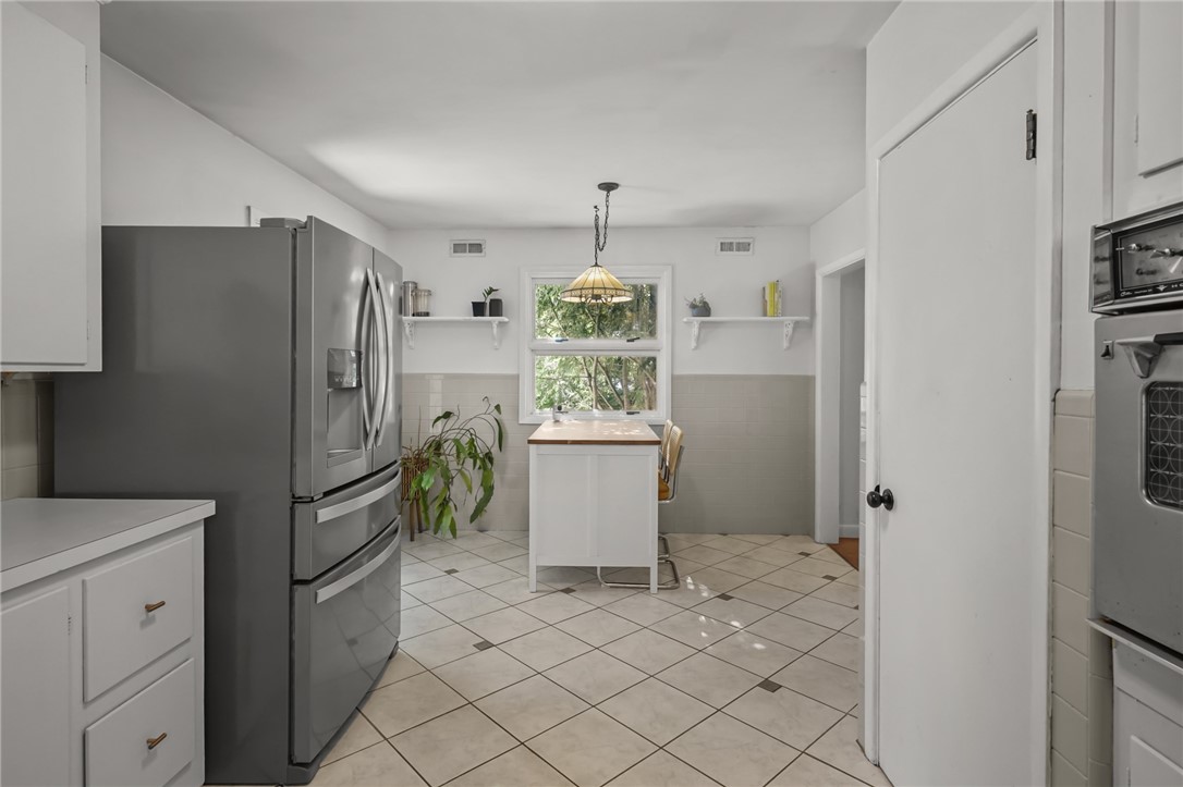 150 Ridge Street Pawtucket, RI 02860 - Photo 19 of 45