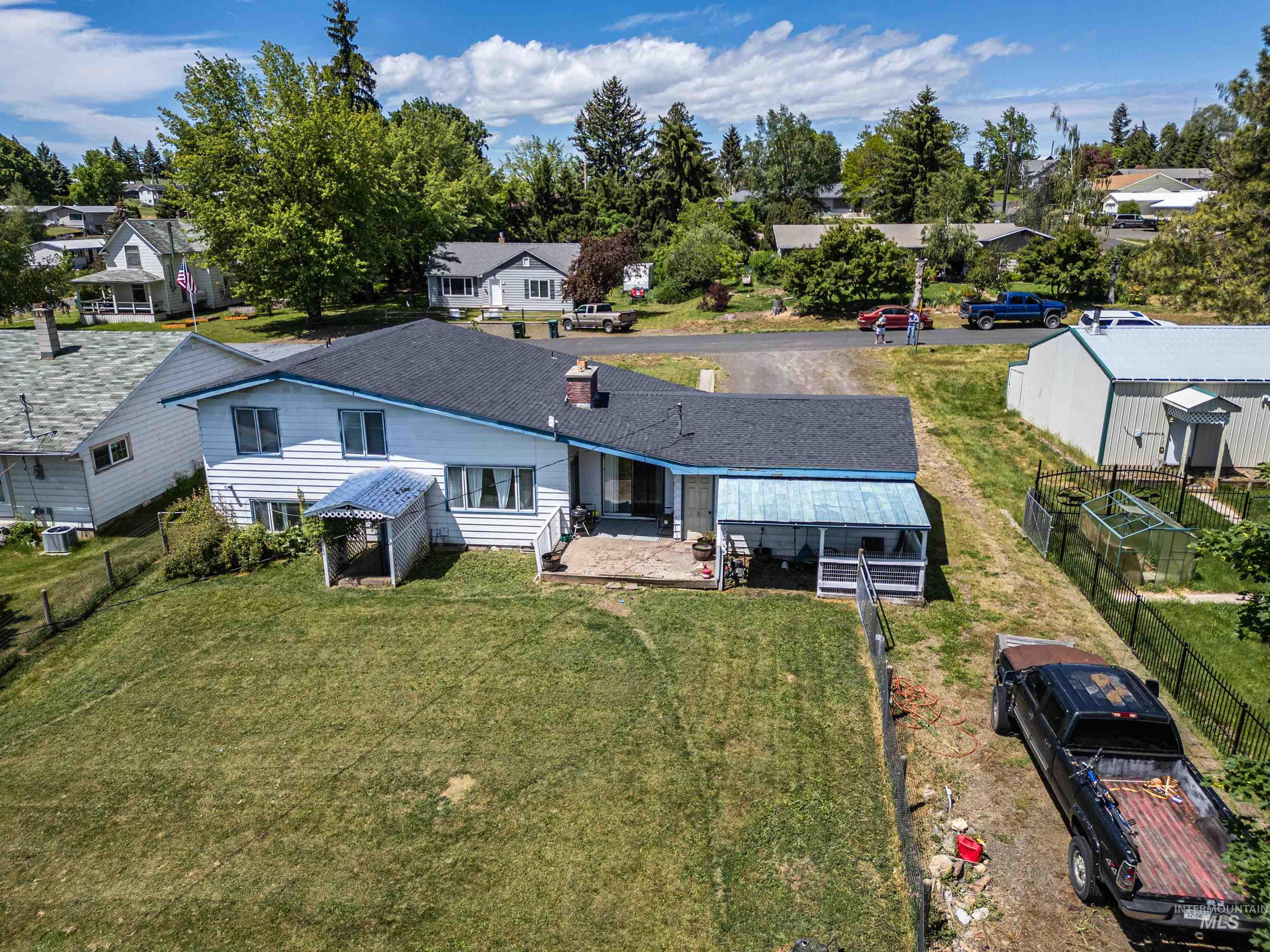 305 Walnut Street Nezperce, ID 83543 - Photo 2 of 28