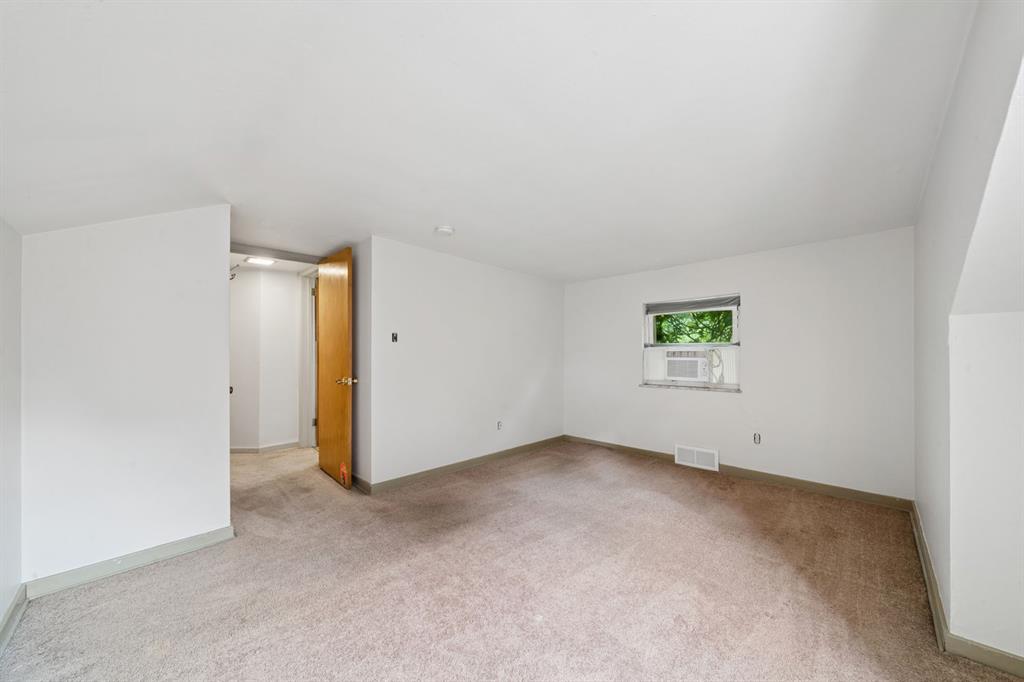 610 Cascade Road Pittsburgh, PA 15221 - Photo 22 of 33