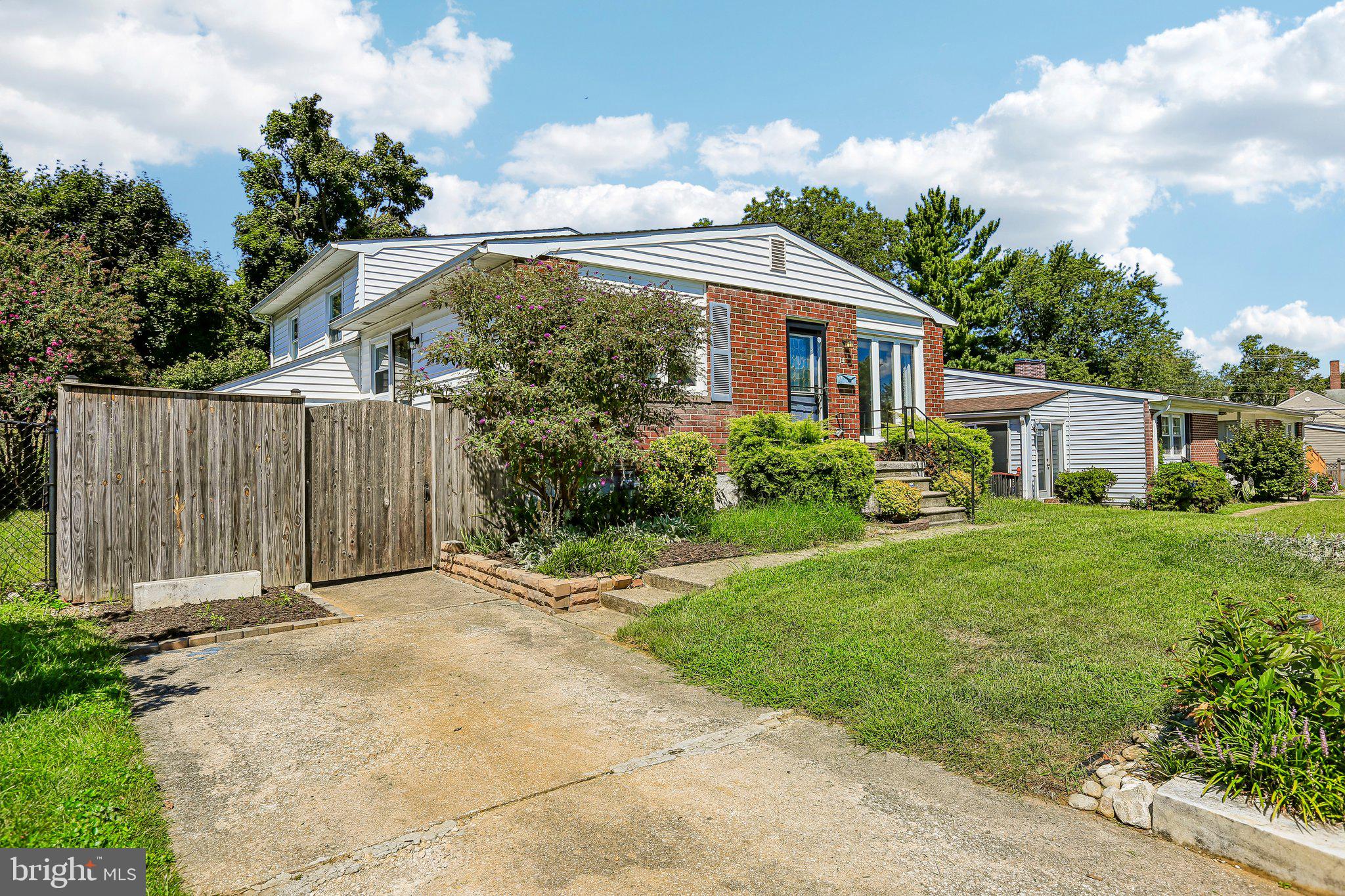 14 Arkla Court Catonsville, MD 21228 - Photo 3 of 38 Gallery Image 3