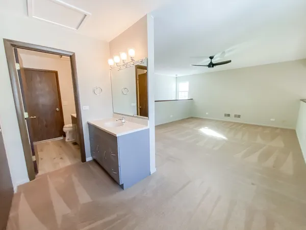 $2,500 | 643 Wilbur Court, Gurnee, IL 60031