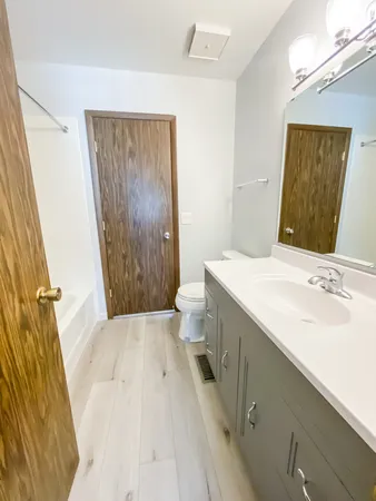 $2,500 | 643 Wilbur Court, Gurnee, IL 60031