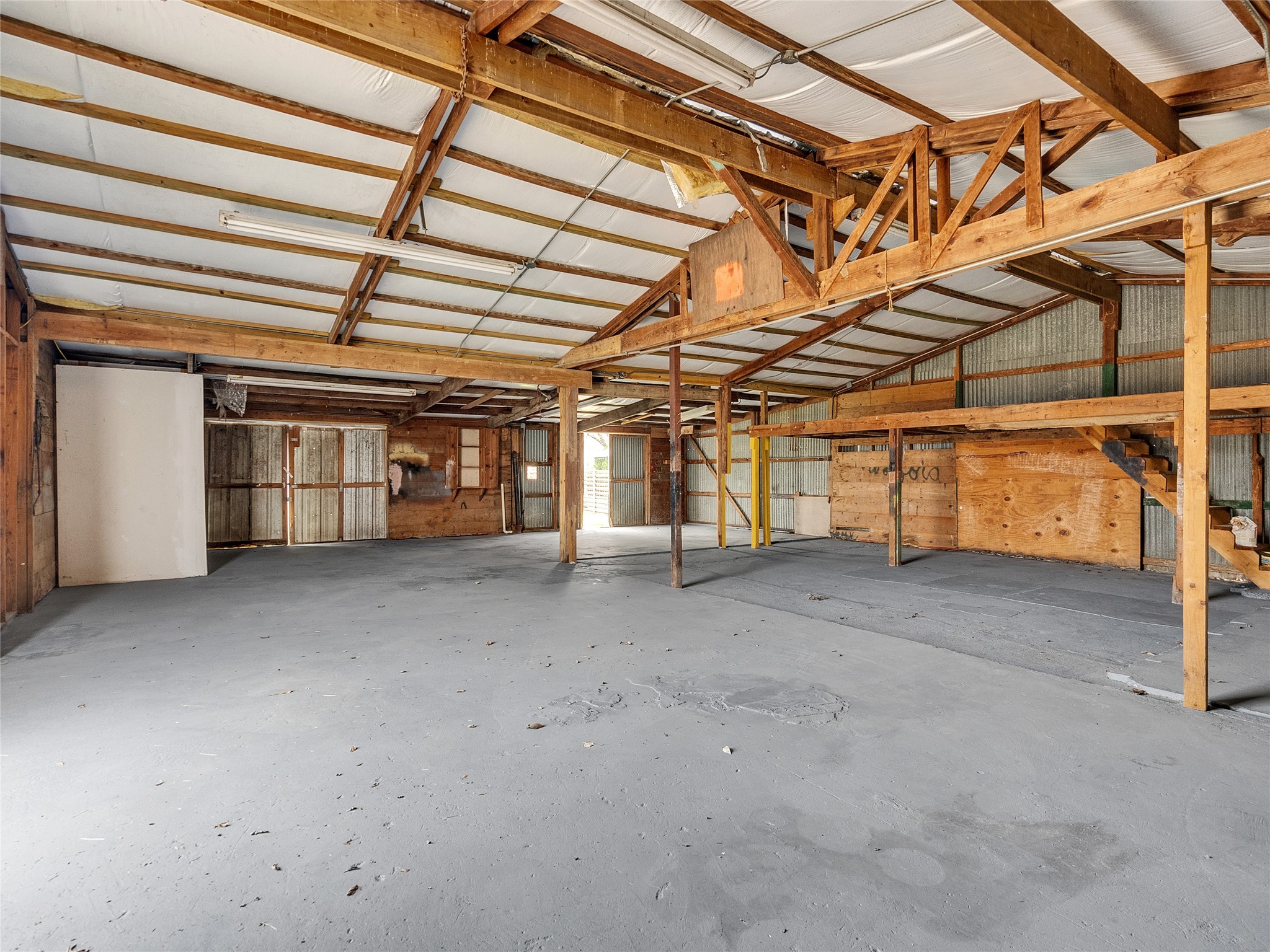 2002 West State Highway 6 Alvin, TX 77511 - Photo 25 of 29 Large warehouse