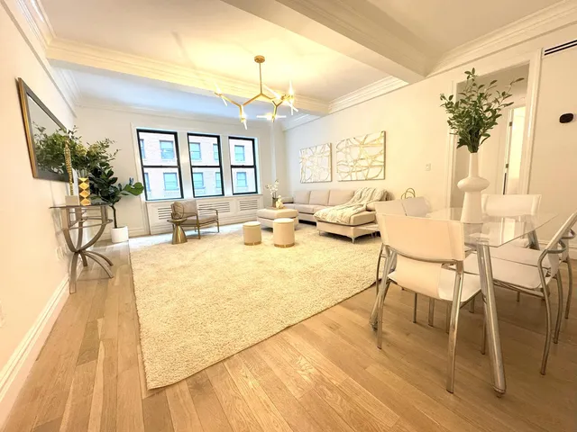 $1,695,000 | 140 West 58th Street, Unit 3A | Midtown Central