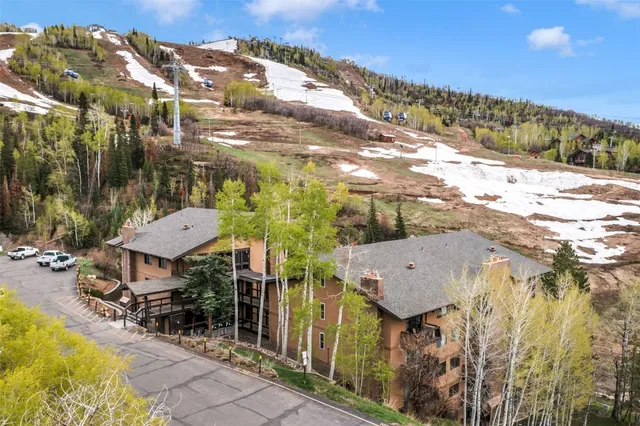 a view of a large building