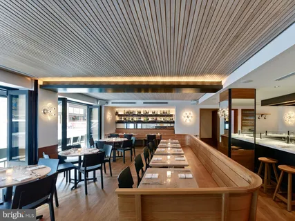 $4,950 | 135 South 18th Street, Unit 404, Philadelphia, PA 19103