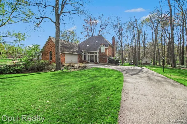 $614,900 | 3575 Clark Circle, Commerce Township, MI 48382