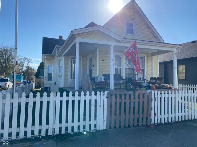 $185,000 | 101 West Locust Street, Shelbyville, IN 46176