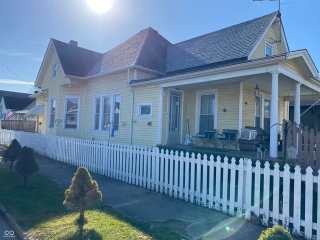 $185,000 | 101 West Locust Street, Shelbyville, IN 46176