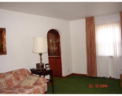 42 May Avenue McKees Rocks, PA 15136 - Photo 3 of 7 Living Room.