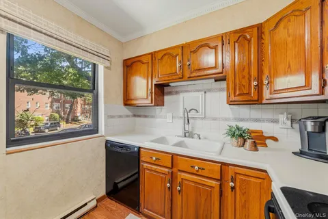 $234,000 | 51 Fieldstone Drive, Unit 83, Hartsdale, NY 10530
