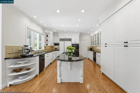 $2,995,000 | 45 Merrill Circle North, Moraga, CA 94556