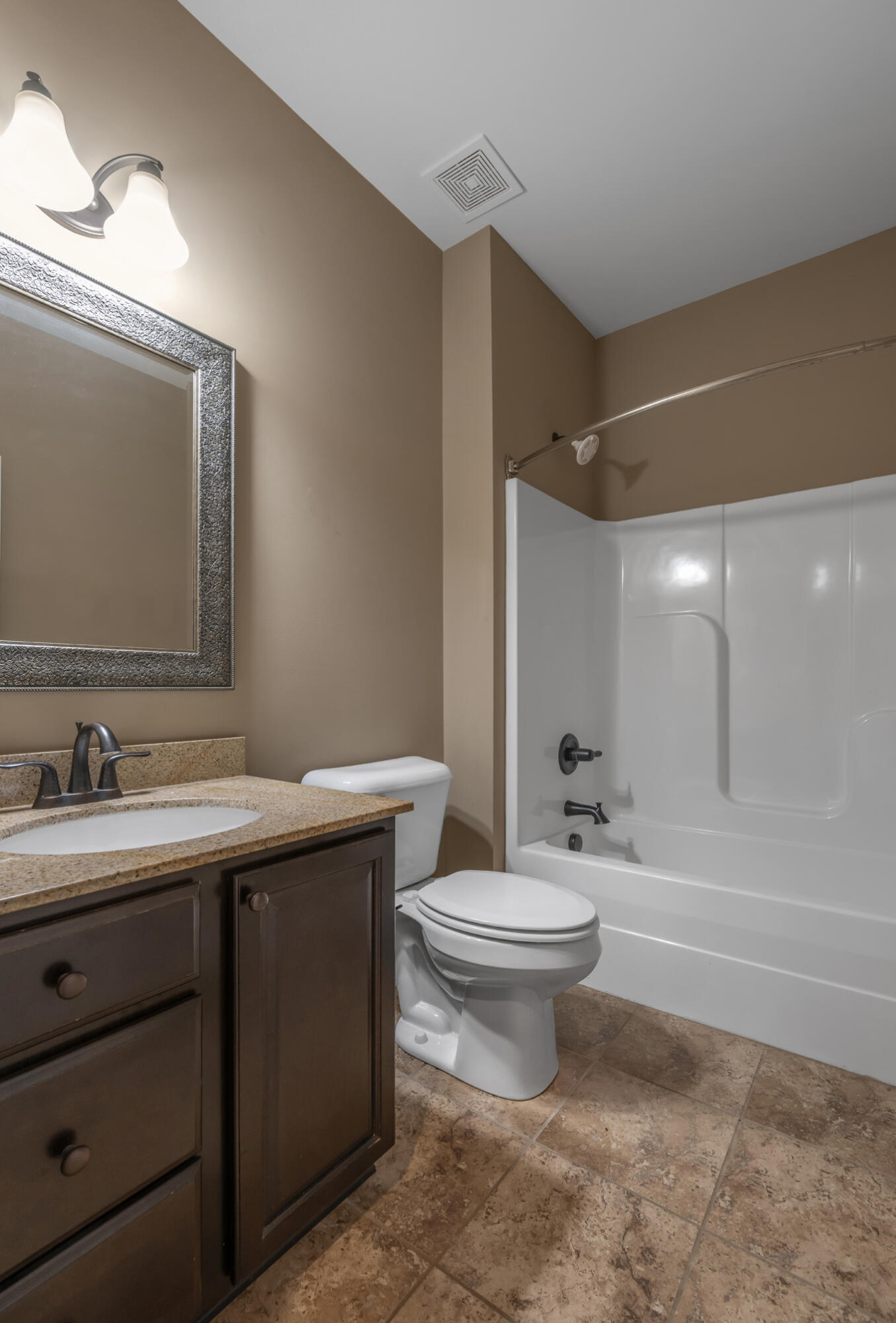 521 Raven Road Versailles, KY 40383 - Photo 37 of 82 1st Floor Bath