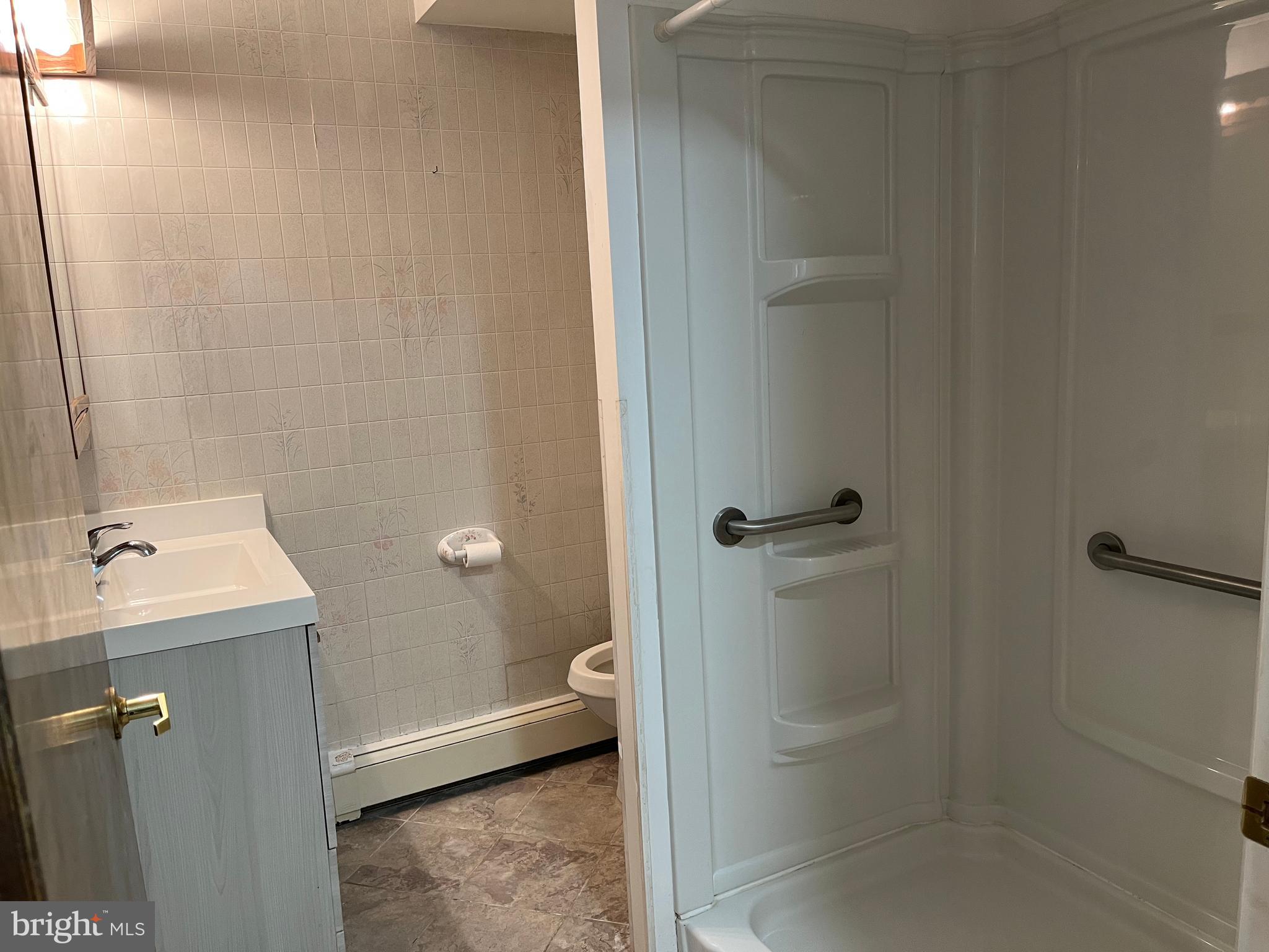 2817 Nestling Road Philadelphia, PA 19154 - Photo 11 of 17 1st floor bathroom