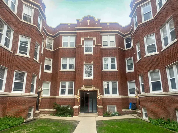 $1,750 | 6421 North Greenview Avenue, Unit 3E, Chicago, IL 60626