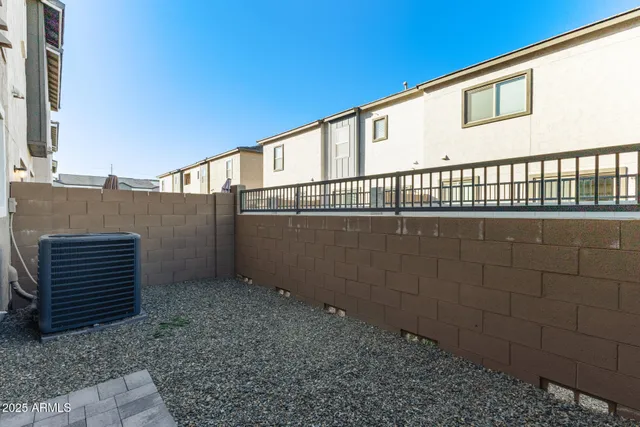 $2,000 | 2820 West White Feather Lane, Phoenix, AZ 85085