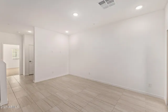 $2,000 | 2820 West White Feather Lane, Phoenix, AZ 85085