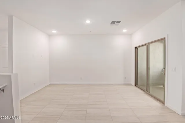 $2,000 | 2820 West White Feather Lane, Phoenix, AZ 85085