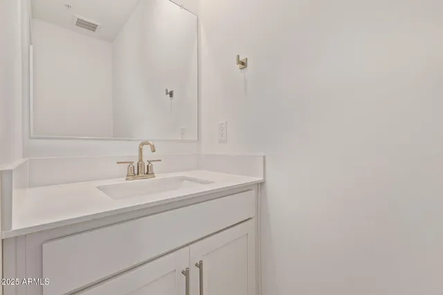 $2,000 | 2820 West White Feather Lane, Phoenix, AZ 85085