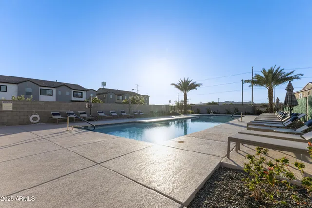 $2,000 | 2820 West White Feather Lane, Phoenix, AZ 85085