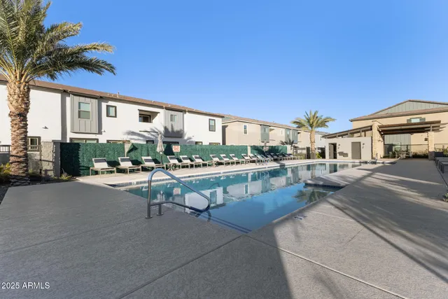 $2,000 | 2820 West White Feather Lane, Phoenix, AZ 85085