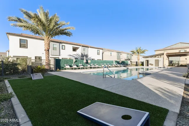 $2,000 | 2820 West White Feather Lane, Phoenix, AZ 85085