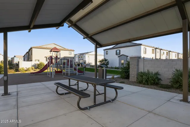 $2,000 | 2820 West White Feather Lane, Phoenix, AZ 85085