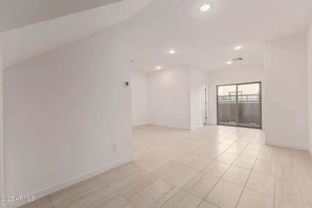 $2,000 | 2820 West White Feather Lane, Phoenix, AZ 85085