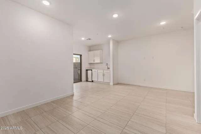 $2,000 | 2820 West White Feather Lane, Phoenix, AZ 85085