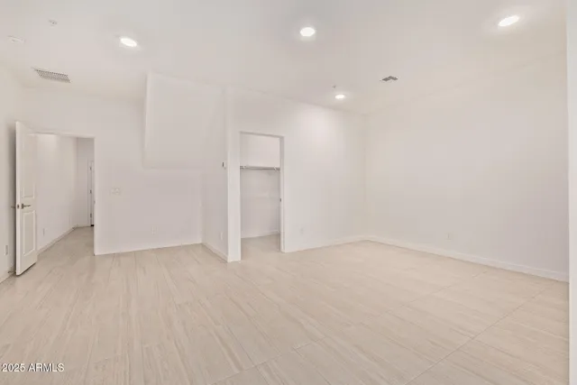 $2,000 | 2820 West White Feather Lane, Phoenix, AZ 85085