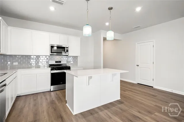 $394,615 | 324 Crosstown Avenue, Richmond Hill, GA 31324