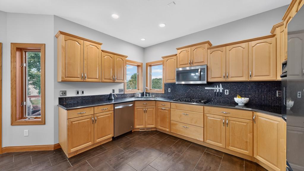 2967 Darcy Drive Northeast Rochester, MN 55906 - Photo 14 of 53
