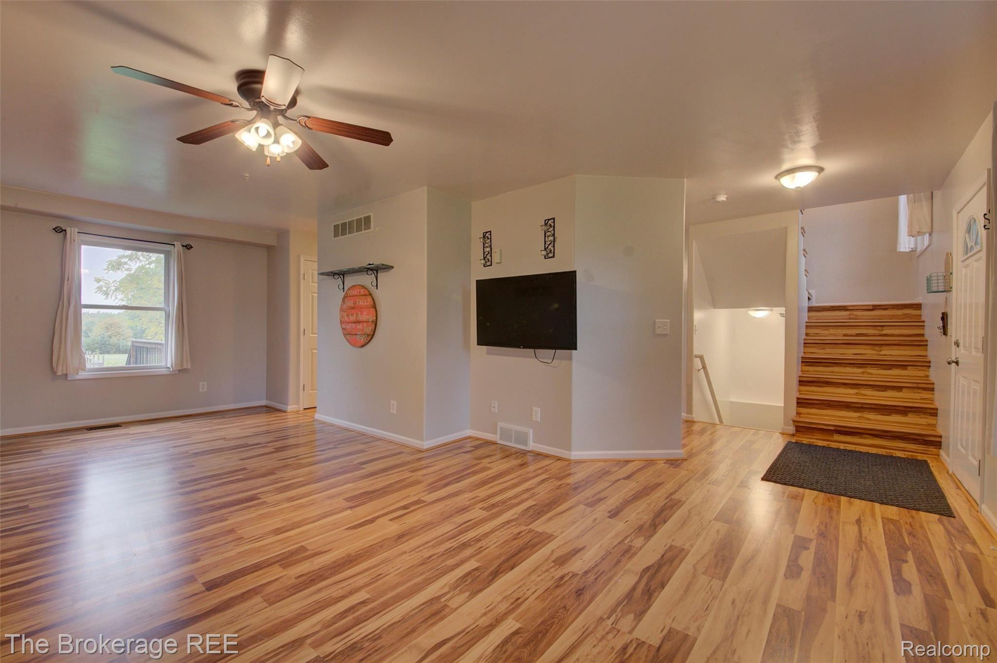 1639 Bowers Road Lapeer, MI 48446 - Photo 7 of 59 930A8064_5_6.jpg