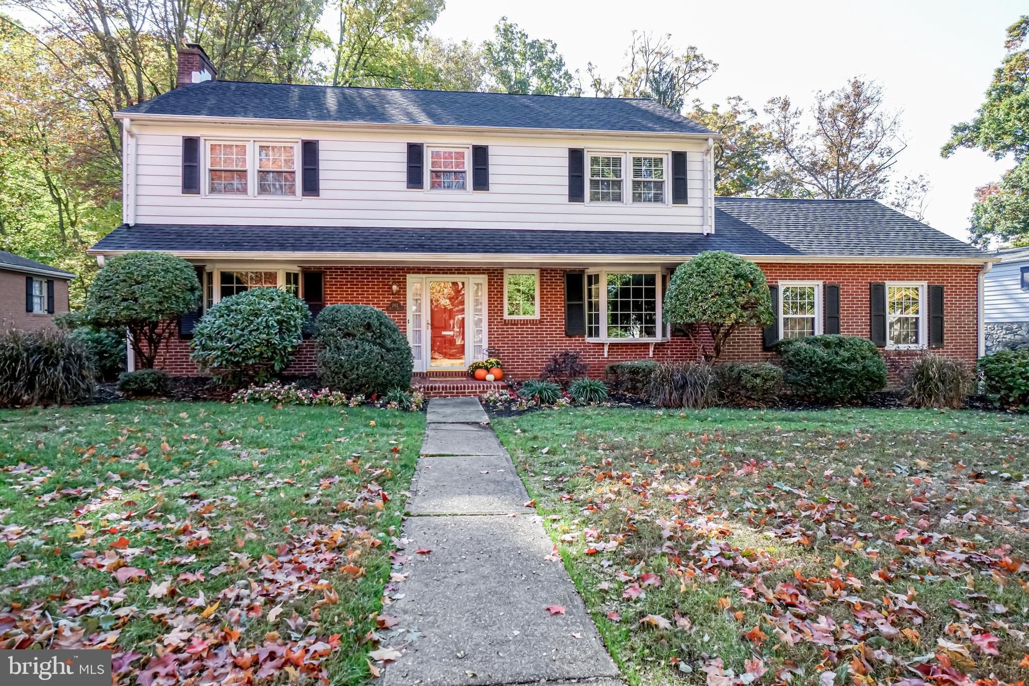 202 Welwyn Road Wilmington, DE 19803 - Photo 2 of 30 Wonderful Front Walk