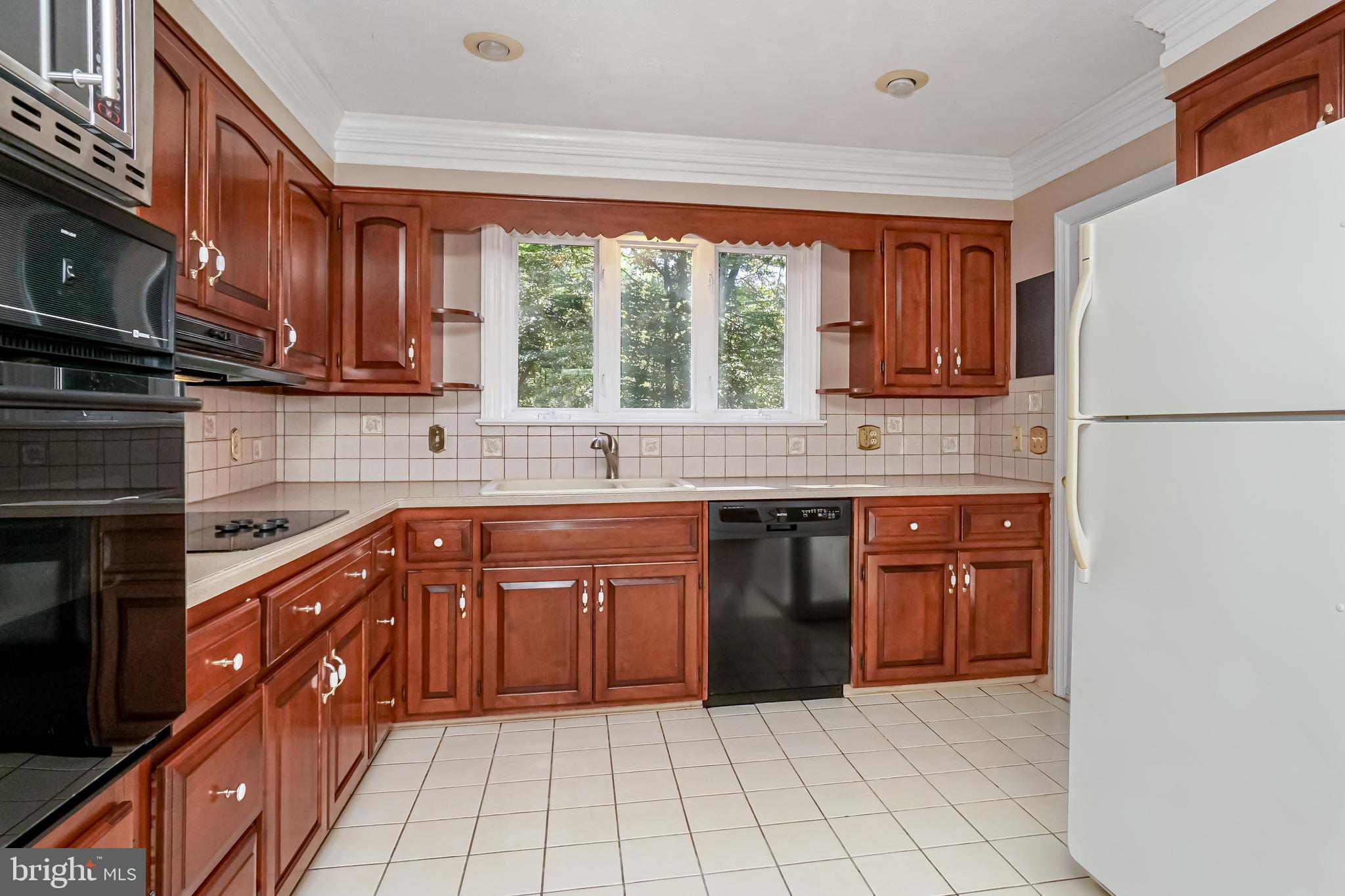 202 Welwyn Road Wilmington, DE 19803 - Photo 12 of 30 Large Kitchen