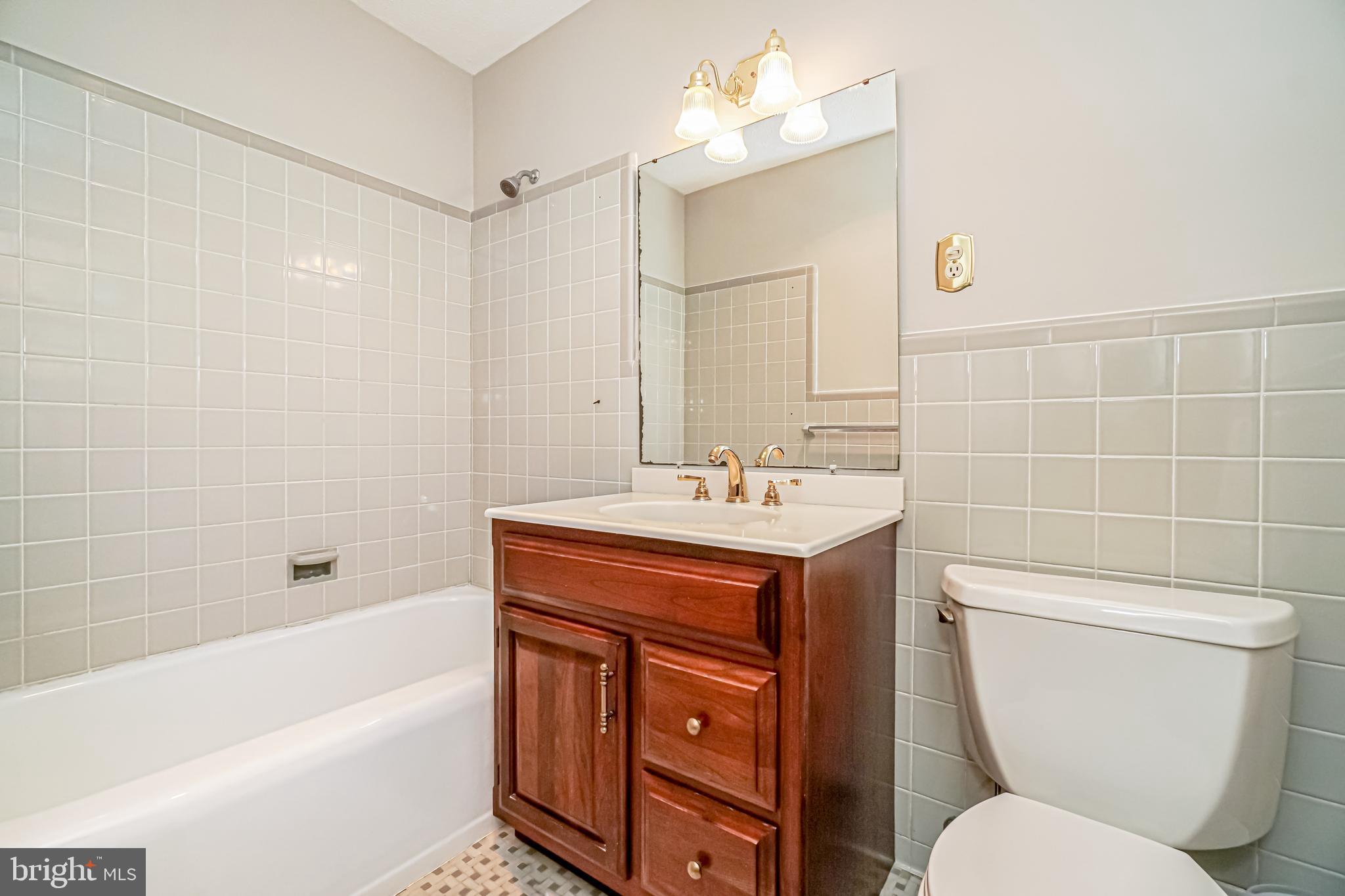 202 Welwyn Road Wilmington, DE 19803 - Photo 21 of 30 Master Bathroom