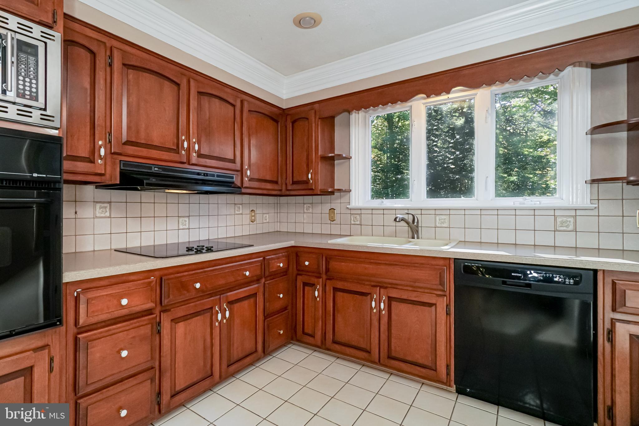 202 Welwyn Road Wilmington, DE 19803 - Photo 10 of 30 Gorgeous Cabinets and Granite Countertops