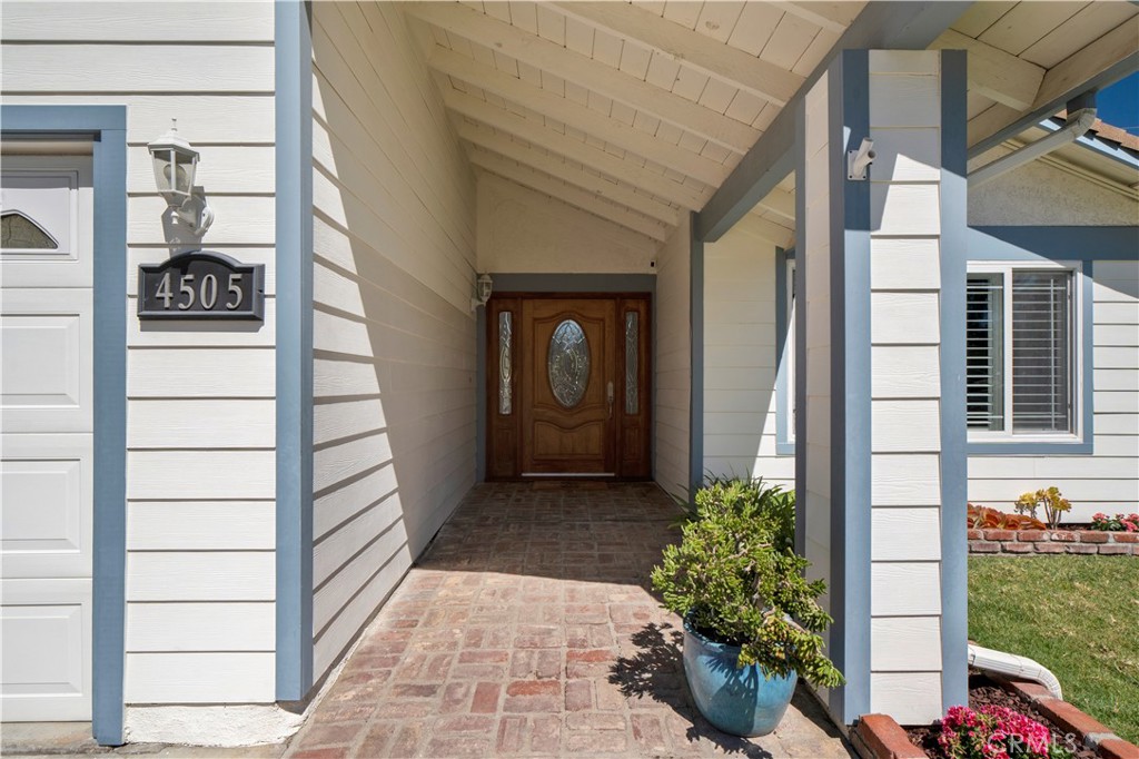 4505 Lubbock Drive Simi Valley, CA 93063 - Photo 3 of 29