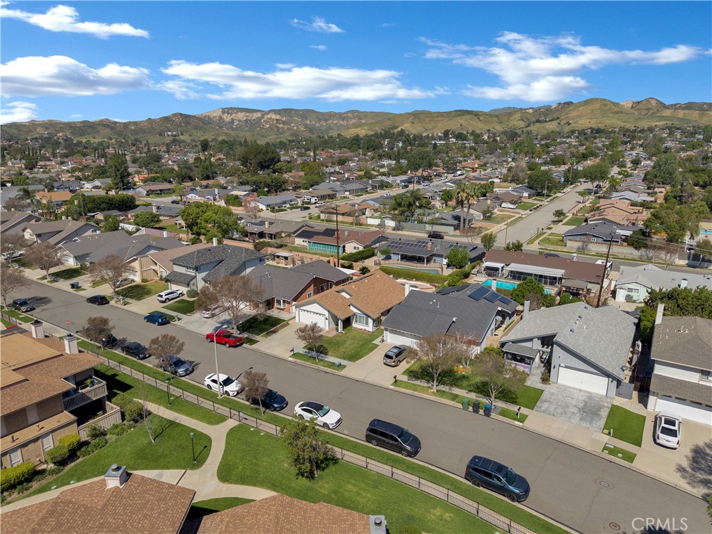 4505 Lubbock Drive Simi Valley, CA 93063 - Photo 4 of 29