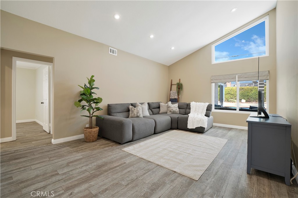 4505 Lubbock Drive Simi Valley, CA 93063 - Photo 9 of 29