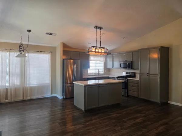 $2,800 | 1461 Velasquez Lane, Tracy, CA 95377