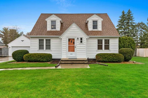 $340,000 | 2301 Carleton Avenue, Appleton, WI 54915