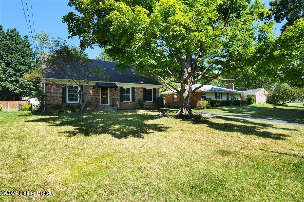 4245 Darbrook Road Louisville, KY 40207 - Photo 4 of 36 02-4245 Darbrook Rd