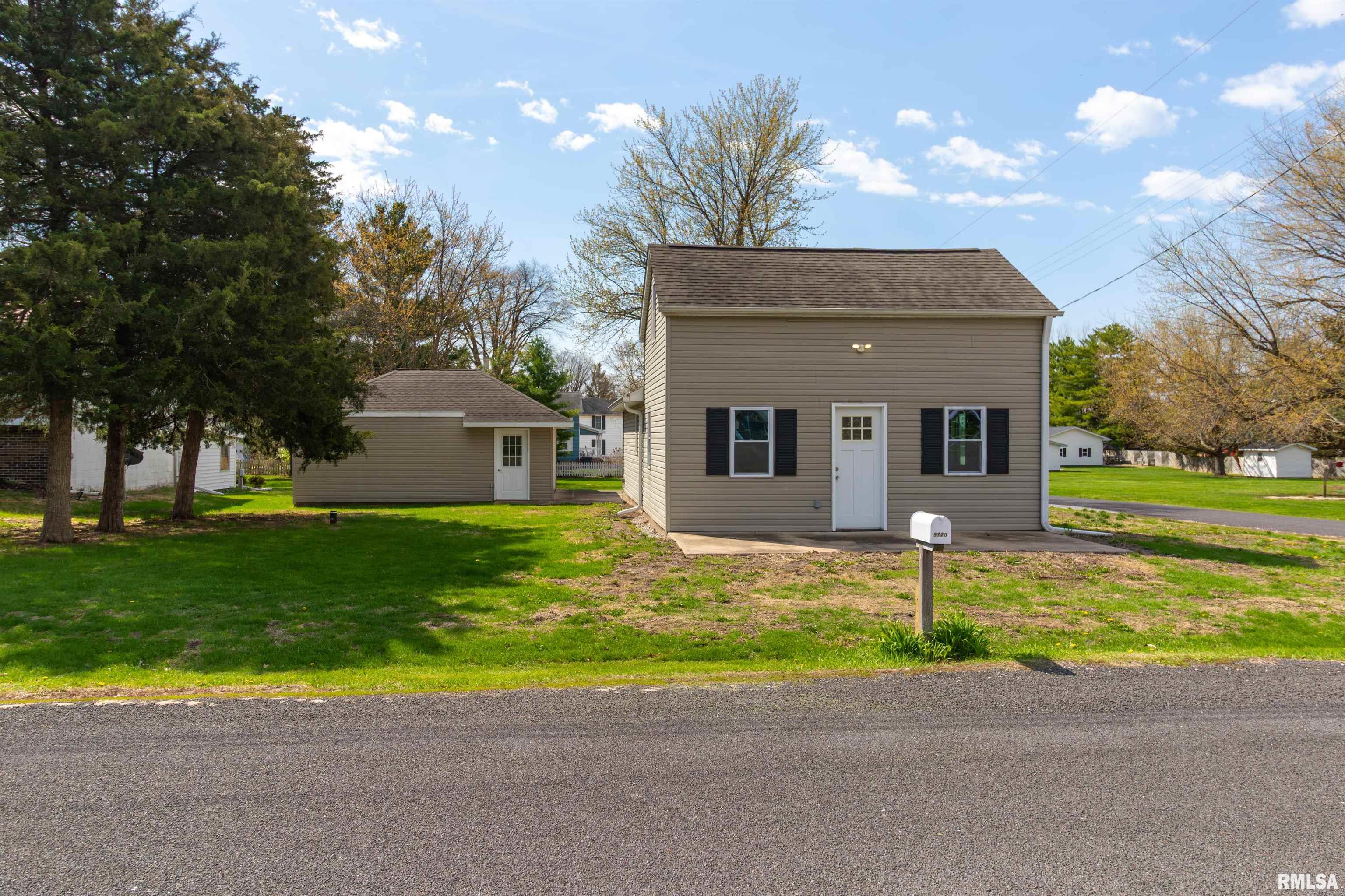 9720 West Knox Street Edwards, IL 61528 - Photo 1 of 29