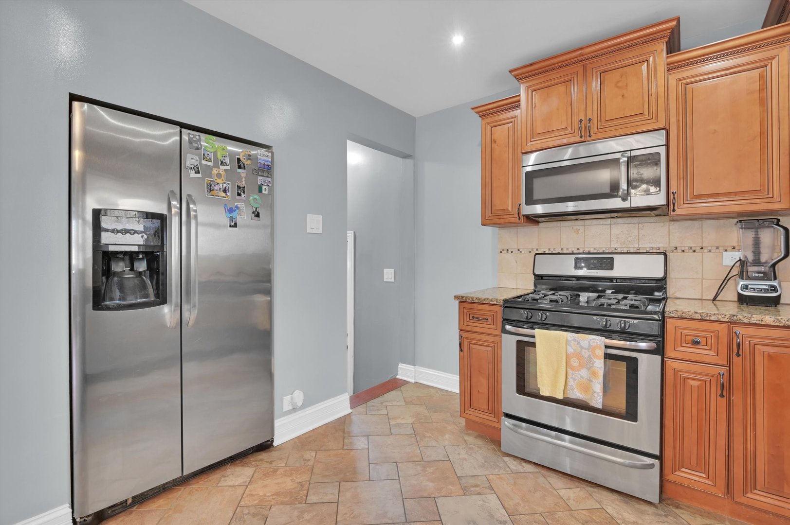 3631 West 69th Street Chicago, IL 60629 - Photo 11 of 36