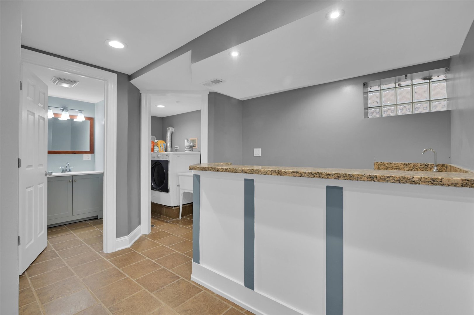 3631 West 69th Street Chicago, IL 60629 - Photo 25 of 36