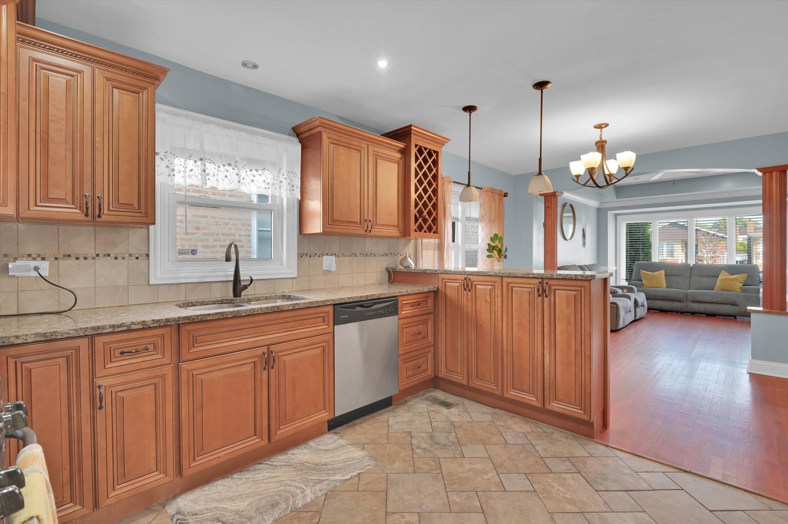 3631 West 69th Street Chicago, IL 60629 - Photo 8 of 36